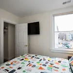 3-Min Walk To Petworth Metro Station ;10 Mins To Convention Center: Private Cozy And Quiet Bedroom And Bathroom