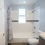 3-Min Walk To Petworth Metro Station ;10 Mins To Convention Center: Private Cozy And Quiet Bedroom And Bathroom